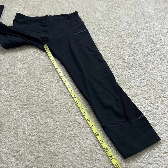 Athleta Relay Capri 2.0 Running leggings Workout Gym Black Reflective Sm 347896. - Picture 5 of 15